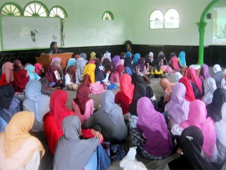 pengajian keputrian ldii magelang