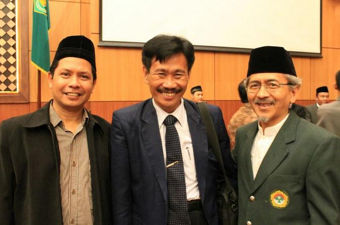 Utusan DPP LDII bersama Anggota Hisab Rukyat Kementerian Agama Cecep Nurhidayat, Senin, 8/7/2013. Dok. DPP LDII.