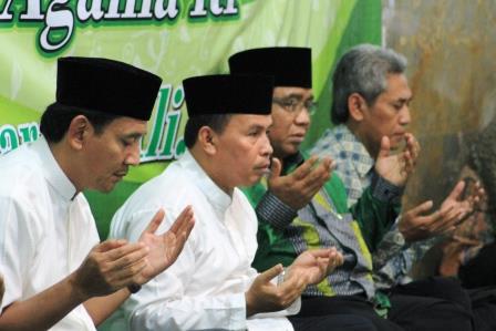 Wakil walikota bogor dan Kakanwil Kemenag saat acara buka bersama LDII di Bogor