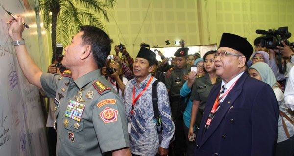 Panglima-TNI-Jendral-Moeld