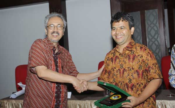 gerakan menghormat guru