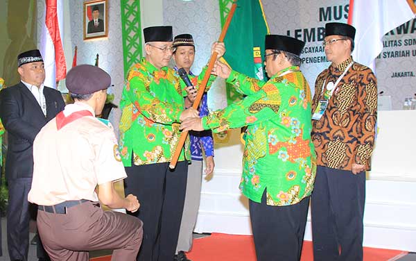 penyerahan pataka ldii