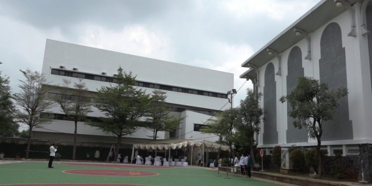 Pondok Pesantren Manba’ul Ulum Al Mubarok, didesain modern dan fasilitasnya disesuaikan dengan kebutuhan para santri. (Foto: Rouf/LINES)