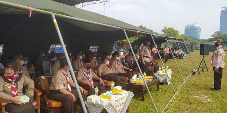 Kursus Mahir Dasar (KMD) Pramuka bagi puluhan uztadz dan uztadzah di lingkungan LDII Kota Bekasi di Stadion Muda Jaya Bekasi pada Minggu (19/12).