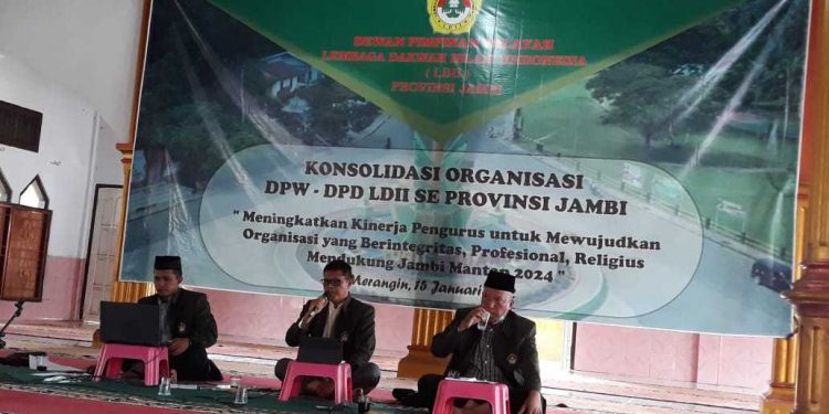 Konsolidasi antar pengurus DPW LDII Jambi mengedepankan publikasi kegiatan. Foto: Kiriman Daerah.