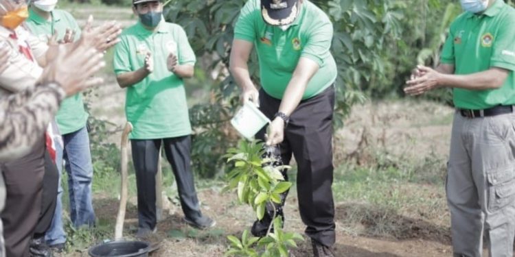 Wabup Fauzi menilai kegiatan itu sebagai salah satu upaya untuk menjaga keseimbangan alam. Foto: Kiriman Daerah.