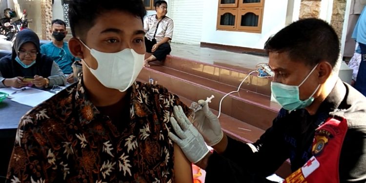 Kerjasama LDII Aceh dan Brimob Polda Gelar Vaksinasi. Foto: Kiriman Daerah.