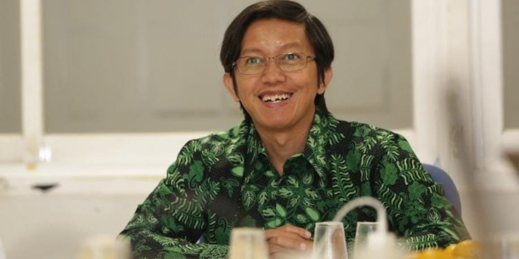 Ardito mengatakan, “Games online bisa menjadi awal seseorang itu bermain judi daring.” Foto: LINES.