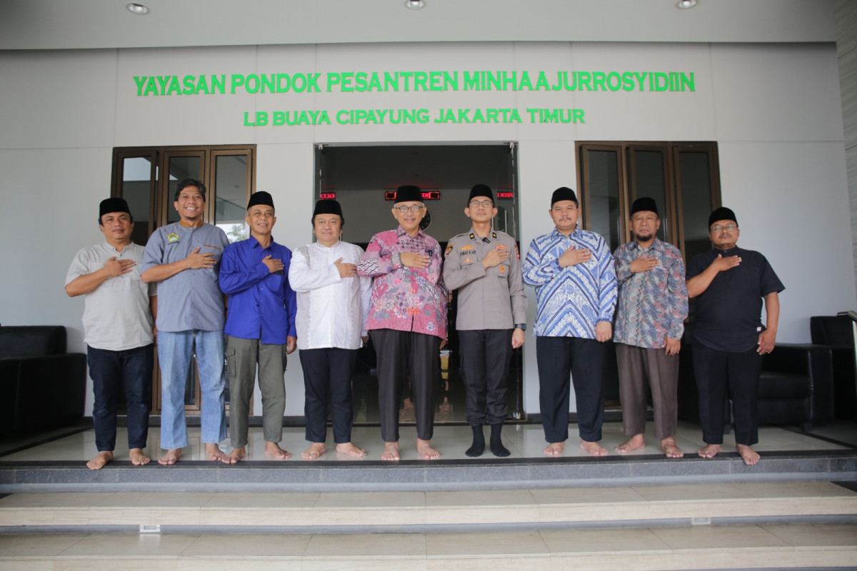 Bantuan Sembako Kapolri