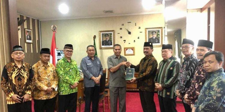 Kepala Kejaksaan Tinggi (Kajati) Jateng Suwarnawan, menyatakan siap mendukung program penyuluhan hukum bagi warga LDII. Foto: LINES.