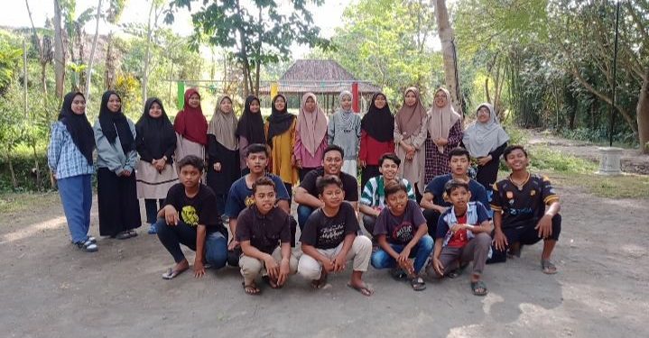 Remaja PAC LDII Dalangan mengadakan kegiatan keakraban generasi penerus yang diadakan di obyek wisata Umbul Siblarak, Kabupaten Klaten. Foto: LINES.