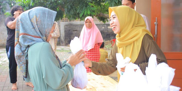 PC LDII Beji melaksanakan penyembelihan hewan kurban dan pembagian daging kurban kepada masyarakat sekitar. Foto: LINES.