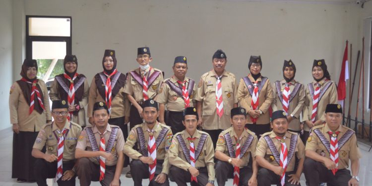 Pelatih pembina Sako SPN Cabang Kota Depok, Diki Wahyu dilantik sebagai Pelatih Kwartir Cabang (Kwarcab) Kota Depok di Gedung Pramuka, Cilodong, Depok. Foto: LINES.