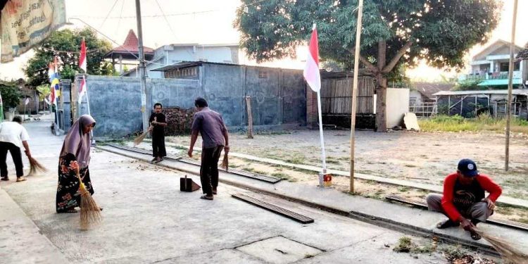 Kerja Bakti Nasional LDII LDII Gotong Royong Kerja Bakti Nasionalisme Kebangsaan Merah Putih Bersih Suci Mengepel Ngepel Solid RakernasLDII2023