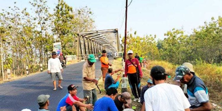 Kerja Bakti Nasional LDII LDII Gotong Royong Kerja Bakti Nasionalisme Kebangsaan Merah Putih Bersih Suci Mengepel Ngepel Solid Rakernas LDII 2023