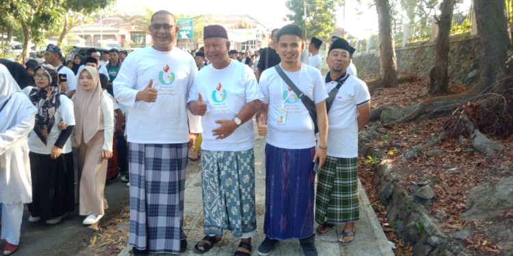 Pengurus DPD LDII Lampung Selatan menghadiri undangan “Jalan Sehat Sarungan”, memeriahkan Hari Santri Nasional (HSN). Foto: LINES.