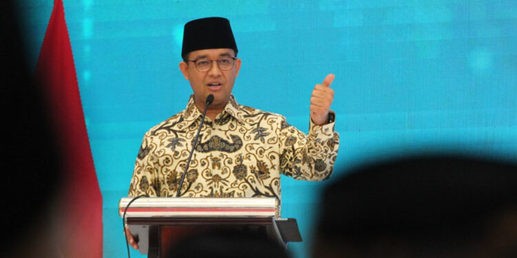 Calon presiden (Capres) Anies Baswedan menginginkan pada 2045, Indonesia mencapai kemakmuran. Hal ini disampaikannya dalam acara Rakernas LDII di Grand Ballroom Minhaajurrosyidiin, Pondok Gede, Jakarta Timur, pada Kamis (9/11). Foto: LINES.