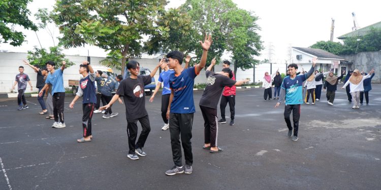 Pondok Pesantren Mahasiswa (PPM) Bina Insan Mulia melaksanakan olahraga bersama dan cek kesehatan berkala. Foto: LINES.