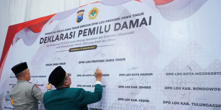 DPW LDII Jawa Timur menggelar “Deklarasi Pemilu Damai” secara hybrid di Aula Ponpes Sabilurrosyidin Annur, Surabaya, pada Sabtu (13/01). Foto: LINES.