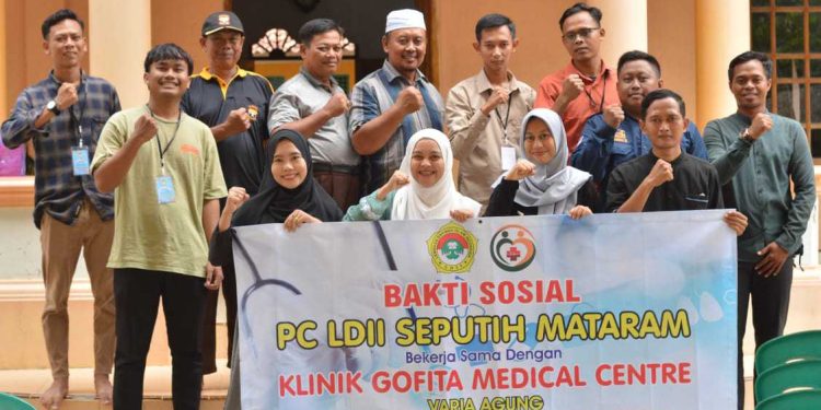 PC LDII Seputih Mataram mengadakan pengajian akhir tahun di Masjid Munawaroh Kampung Sumber Agung, Lampung Tengah, Lampung, pada Minggu (31/12). Kegiatan itu sebagai wadah LDII Seputih Mataram mencegah generasi muda agar tidak hura-hura dalam perayaan malam pergantian tahun. Foto: LINES