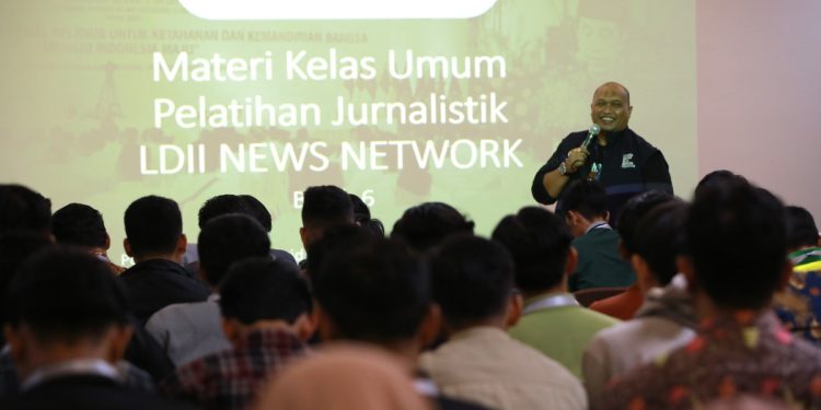 Ketua DPP LDII Rulli Kuswahyudi mengajak generasi muda untuk melek media. Hal itu ia ungkapkan, di sela-sela acara “Pelatihan Jurnalistik LDII News Network (LINES) Batch ke-6” di Jakarta. Foto: LINES.
