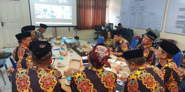 Forum Kerukunan Umat Beragama (FKUB) Provinsi Kalimantan Tengah mengadakan rapat koordinasi wilayah (Rakorwil) secara daring yang diikuti MUI, Kanwil Kemenag, dan tokoh agama setempat. Foto: LINES.