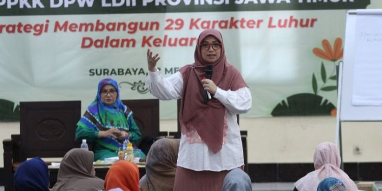 Korbid PPKK DPP LDII Siti Nurannisaa mengatakan pemenuhan hak anak diawali dari peran keluarga. Foto: LINES.