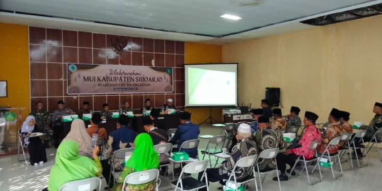 PC LDII Balongbendo, diwakili Ustaz Sismadi, menghadiri undangan silaturahim MUI Kabupaten Sidoarjo. Foto: LINES.
