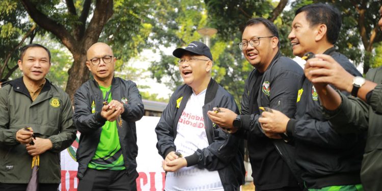 Kejaksaan Agung RI dan LDII memiliki cara unik memperingati Hari Adhyaksa dan HUT Kemerdekaan RI. Mereka menggelar touring yang dimulai dari Gelora Bung Karno (GBK), Senayan, Jakarta. Foto: LINES.