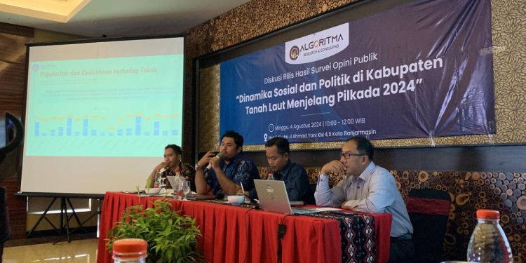 Algoritma Research & Consulting pun melakukan survei dan diskusi publik yang juga dihadiri Ketua LDII Tanah Laut Anton Kuswoyo. Foto: LINES.