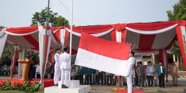 Yayasan Minhajushobirin di bawah naungan DPD LDII Jakarta Timur menyelenggarakan upacara bendera untuk memperingati Hari Kemerdekaan ke-79 Republik Indonesia. Foto: LINES.