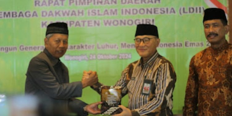 Asisten Pemerintahan dan Kesejahteraan Rakyat (Kesra) Kabupaten Wonogiri,  Teguh Suyono hadir di Rapimda LDII Wonogiri. Foto: LINES.