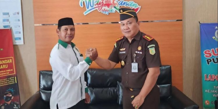Pengurus Harian DPD LDII Kabupaten Way Kanan audiensi dengan Kepala Kejaksaan Negeri Way Kanan, Dody Sinaga, pada Rabu (16/10). Foto: LINES