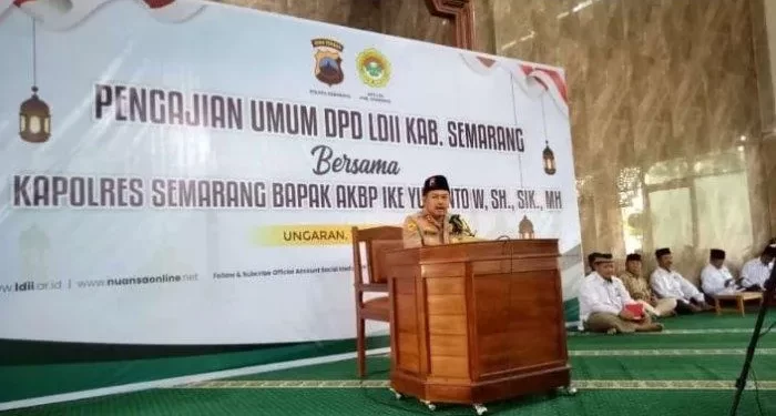 Polres Semarang bersama warga LDII Kabupaten Semarang mengadakan kegiatan Ngaji Bareng. Acara tersebut dilangsungkan pada Minggu (13/10) di Masjid Baitul Makmur, Ungaran Barat. Foto: LINES.