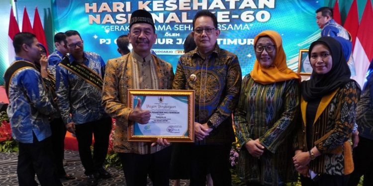 Ponpes Wali Barokah Kota Kediri menghadiri kampanye “Gerakan Masyarakat Hidup Sehat”, yang dihelat Dinas Kesehatan Provinsi Jawa Timur, pada Kamis (21/11). Foto: LINES
