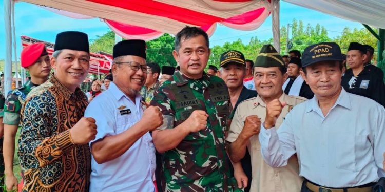 Wakil Ketua Pondok Pesantren (Ponpes) Wali Barokah Kota Kediri, Agung Riyanto menghadiri Upacara Penutupan TNI Manunggal Masuk Desa (TMMD) ke-122 TA 2024. Foto: LINES.