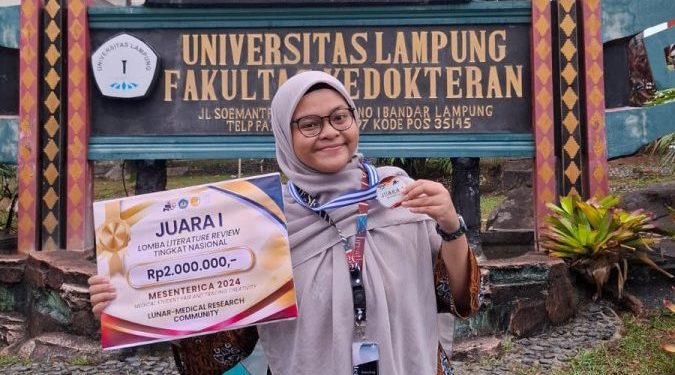 Nindy Putri Amalia, Juara 1 Literature Review tingkat Nasional, merupakan generasi muda LDII asal Pekanbaru, Riau. Foto: LINES