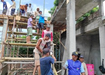 Pemuda LDII Pedan Bergabung dengan Warga Gotong-Royong Bangun Masjid