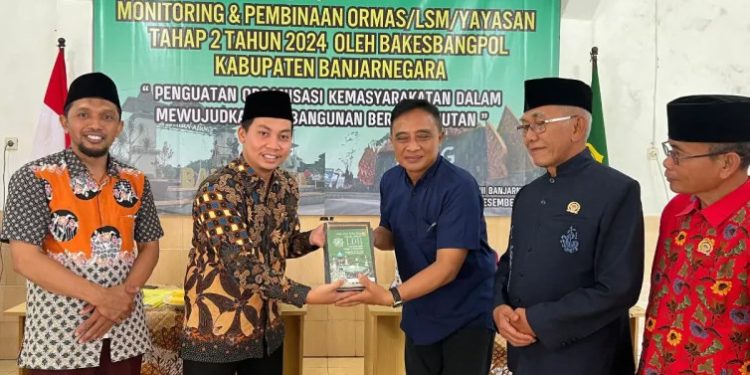 Badan Kesatuan Bangsa dan Politik (Bakesbangpol) Kabupaten Banjarnegara melaksanakan monitoring terhadap DPD LDII Kabupaten Banjarnegara, pada Selasa (10/12). Foto: LINES