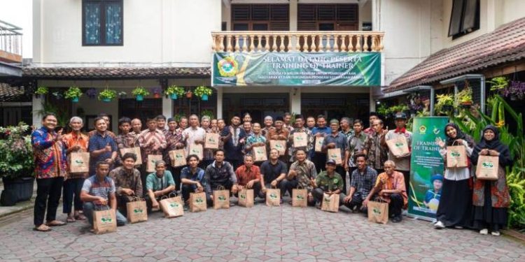 DPW LDII Daerah Istimewa Yogyakarta (DIY) bersinergi dengan Dewan Masjid Indonesia (DMI) DIY mengembangkan budidaya melon premium. Foto: LINES.