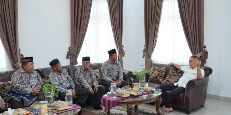 Pengurus DPD LDII Tulang Bawang Barat (Tubaba) silaturahim dengan Bupati Tubaba, Novriwan Jaya. Foto: LINES