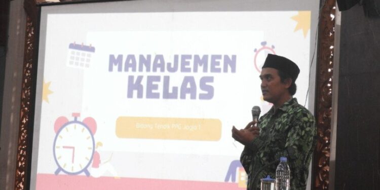 Penggerak Pembina Generus (PPG) Insan Mulia di bawah naungan DPD LDII Sleman menyelenggarakan pelatihan Manajemen Kelas di Masjid Mulya Abadi, Sendangadi, Sleman, pada Minggu, 8 Juni 2025. Foto: LINES