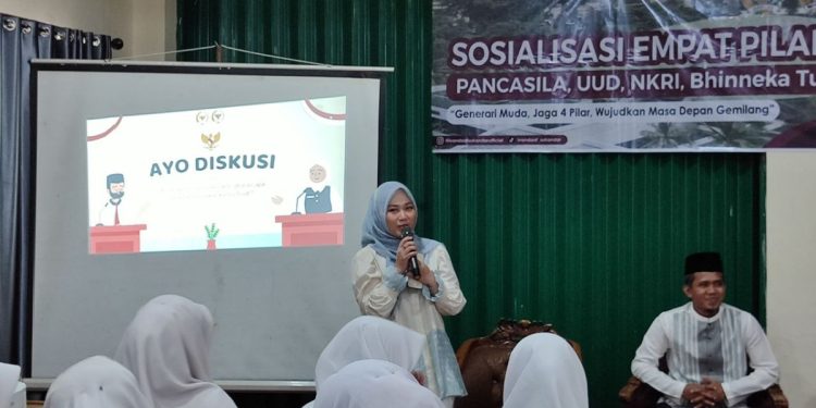Anggota DPD RI Sosialisasi Empat Pilar Kebangsaan di Sekolah Tri Sukses LDII Jambi. Foto: LINES.