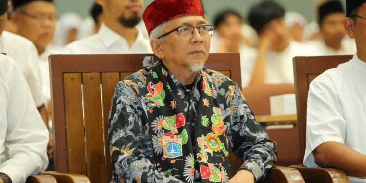 Ketua Departemen Pendidikan Agama dan Dakwah (PAD) DPP LDII KH Aceng Karimullah saat mengikuti Santunan Anak Yatim dan Duafa di Ponpes Minhajurrosyidin (22/3). Foto: LINES.