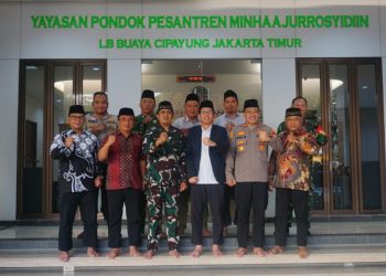 Kapolsek dan Danramil Cipayung Kunjungi Ponpes Minhaajurrosyidin