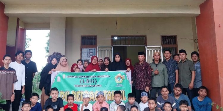 DPD LDII Kabupaten Bulukumba menggelar kegiatan berbagi takjil dan santunan anak yatim. Foto: LINES.