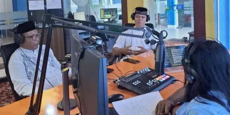 DPD LDII Manokwari menyampaikan sukses Ramadan di dialog interaktif di PRO 1 FM 94,3 MHz dan aplikasi RRI Digital pada Rabu (12/3). Foto: LINES.