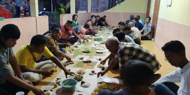 Warga LDII Palbapang menggelar acara buka puasa bersama pada Rabu (5/3) di Masjid Baitul Karim, Karangasem, Palbapang, Kecamatan Bantul. Foto: LINES.