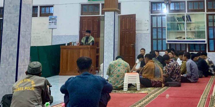 Tim Safari Ramadan Kelurahan Simpuruik mengunjungi Musala Baitul Manshurin, naungan DPD LDII Tanah Datar. Foto: LINES.