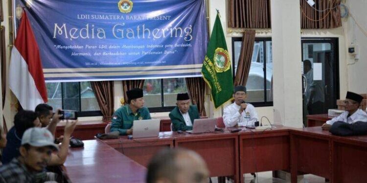 DPW LDII Provinsi Sumatera Barat (Sumbar) menggelar media gathering dan buka puasa bersama insan pers. Foto: LINES.